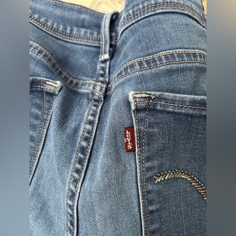 Levi’s Blue Denim Jeans - Picture 5 of 14
